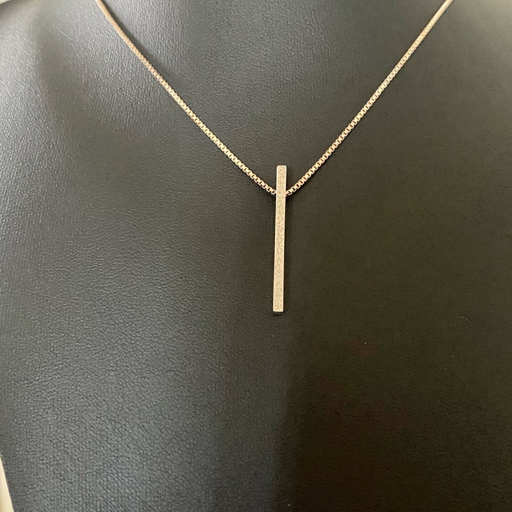 White gold bar